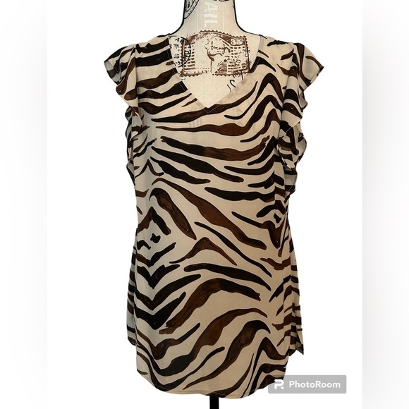 5/$25 Cabi zebra print chiffon lightweight ruffled sleeve blouse size small - Picture 2 of 9